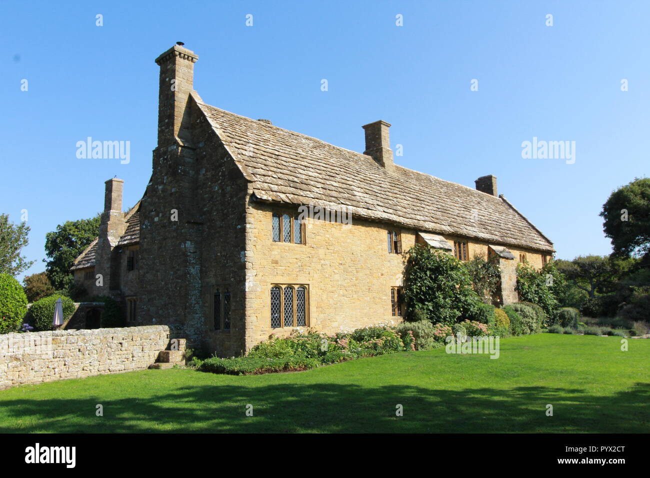 Medieval manor house style hires stock photography and images Alamy
