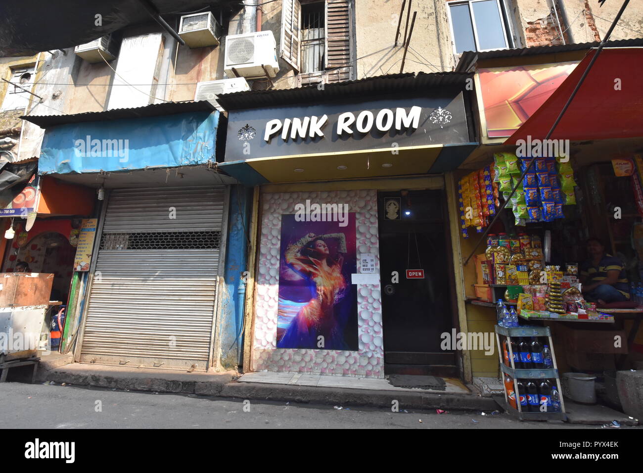Pink Room Bar and Restaurant, 7A Deckers Lane, Kolkata, India Stock
