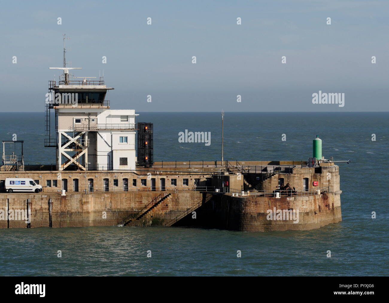 AJAXNETPHOTO. 2018. DOVER, ENGLAND. - PORT CONTROL - STARBOARD HAND BREAKWATER ENTRANCE TO THE HARBOUR.  PHOTO:JONATHAN EASTLAND/AJAX REF:GX8 180910 909 Stock Photo