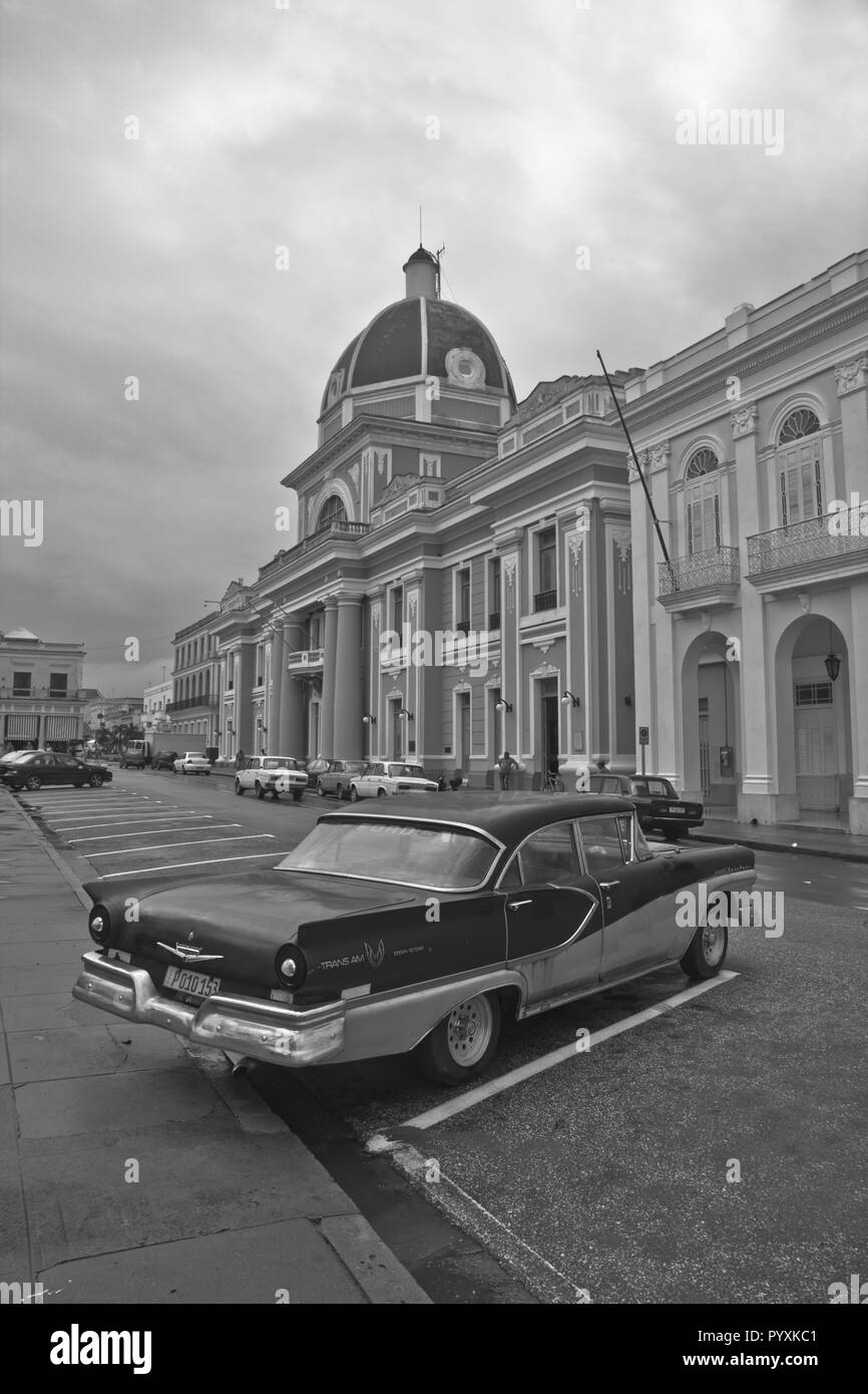 Cuba, Havana, La Habana, Caribbean, 'Pearl of the Antilles' old cars, streets and beautiful beaches. Stock Photo