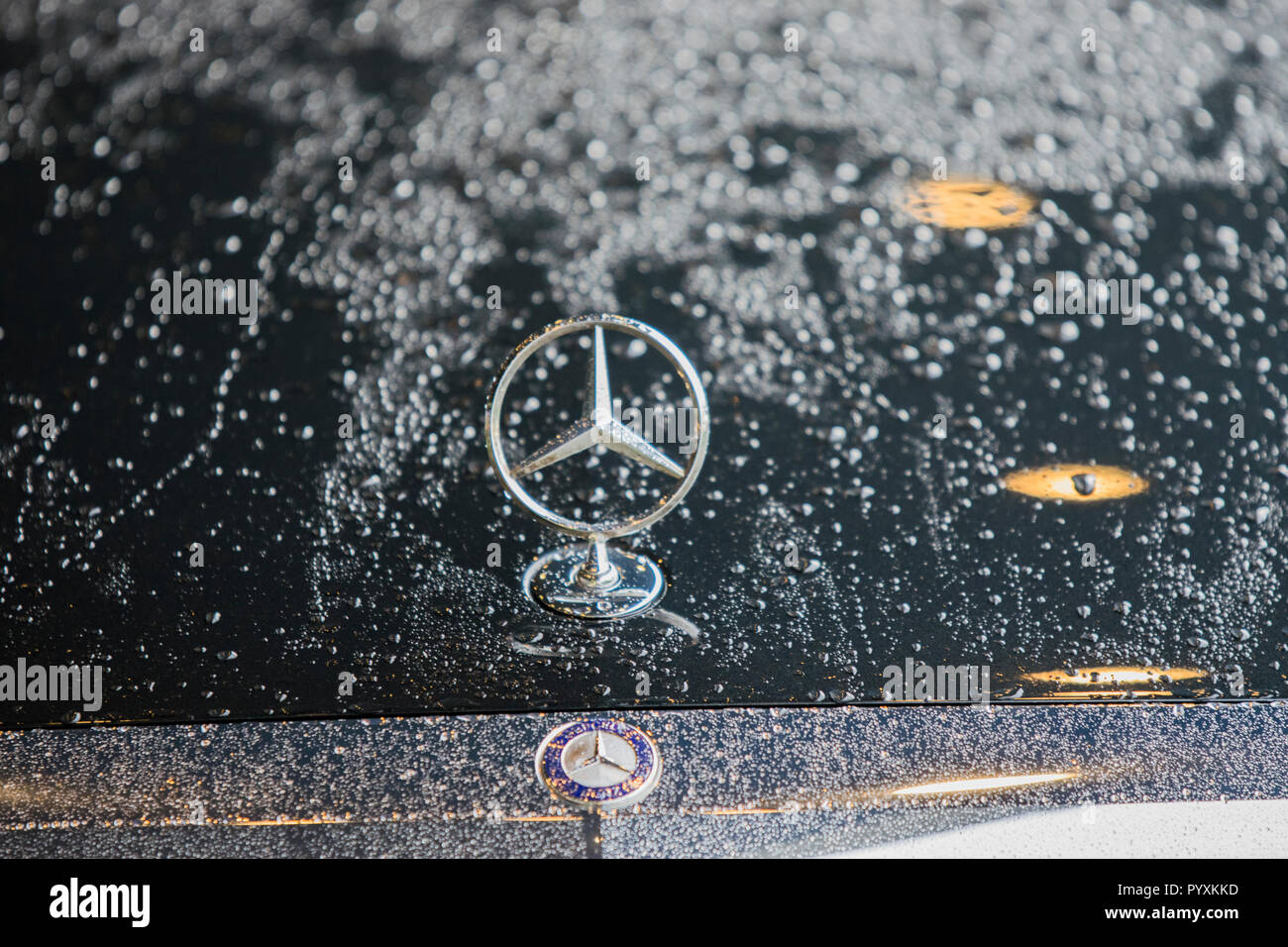 Mercedes Emblem Stock Photos & Mercedes Emblem Stock ...