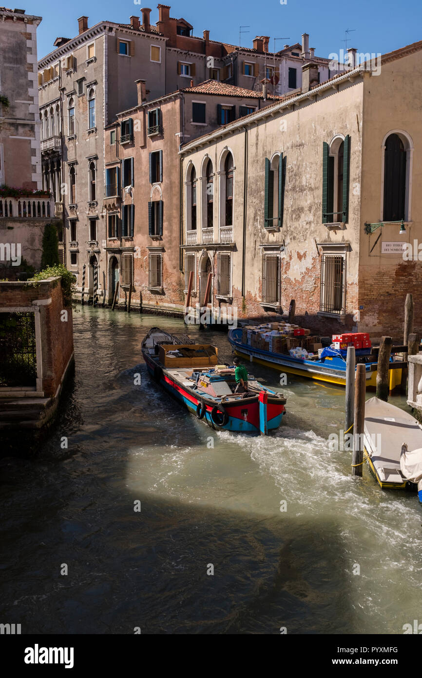 Venice boat canal hi-res stock photography and images - Alamy