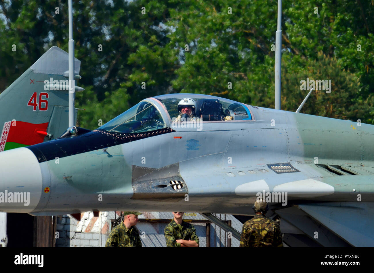 Belarus, Baranovichi airfield. air show 06/20/2015: The pilot in the  cockpit before the flight smiles at an aerophotographer. MiG-29 Air Force  of Bela Stock Photo - Alamy
