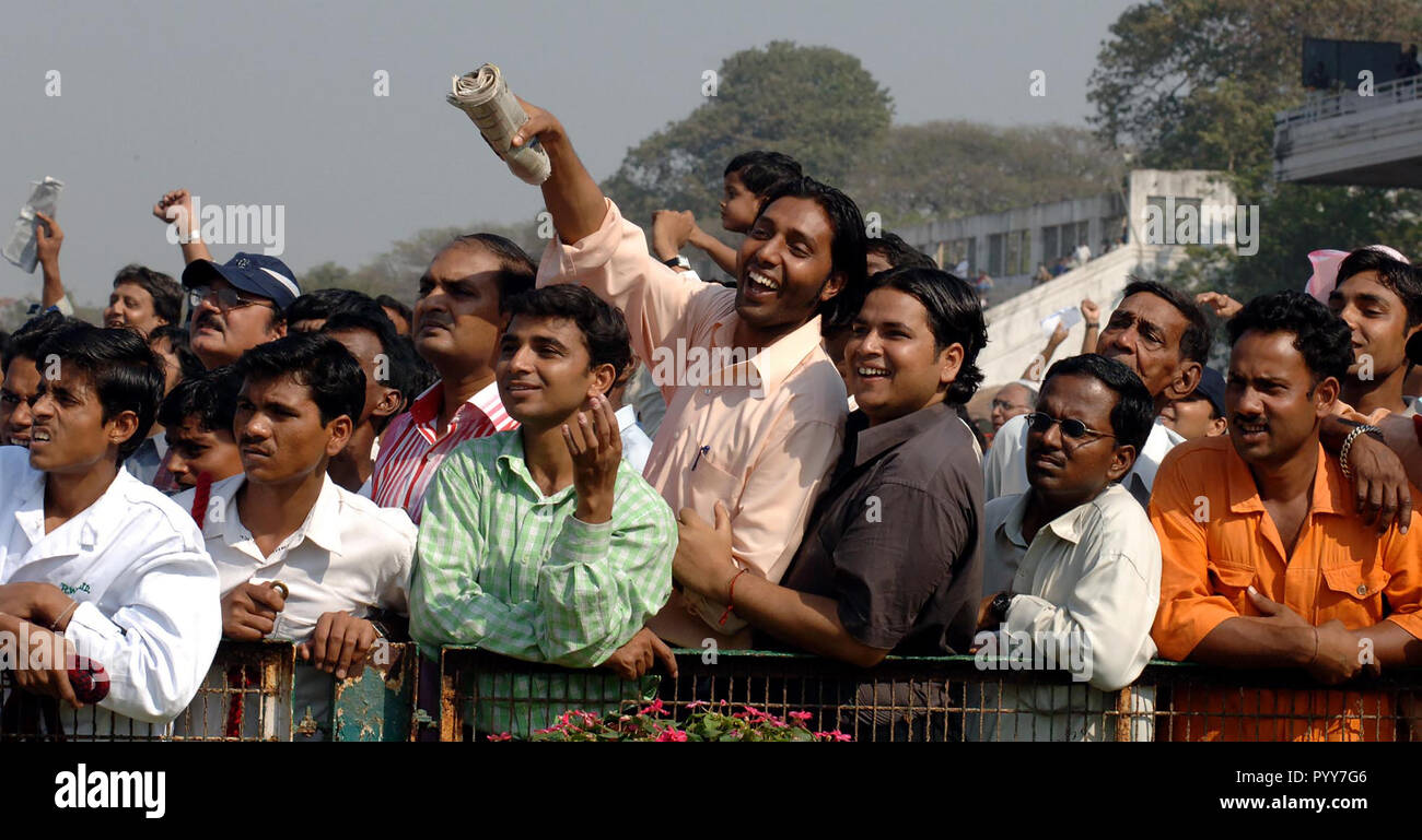 Horse racing crowd at Mahalaxmi Race Course, Bombay, Mumbai, Maharashtra, India, Asia Stock Photo