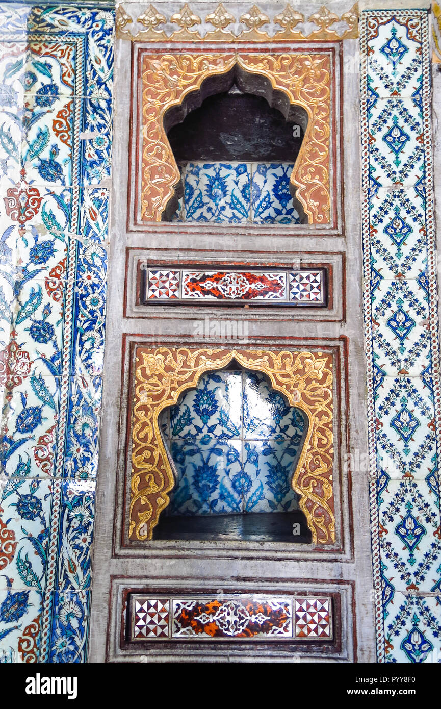Topkapi museum interior hi-res stock photography and images Topkapi museum interior hi-res stock photography and images
