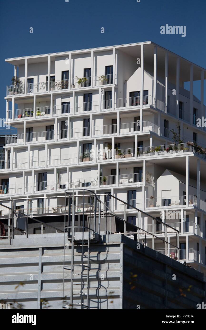France, Ile de France, Paris 17th arrondissement, Paris, the new Batignolles neighborhood, around the Martin Luther King park, site construction, buildings, new neighborhood Stock Photo
