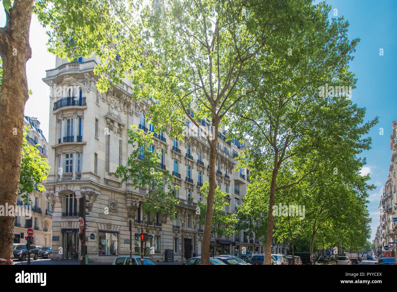 France, Ile de France, Paris 7th arrondissement, Paris, 17 boulevard Raspail, building post-haussmanniens, hewn stone, Stock Photo