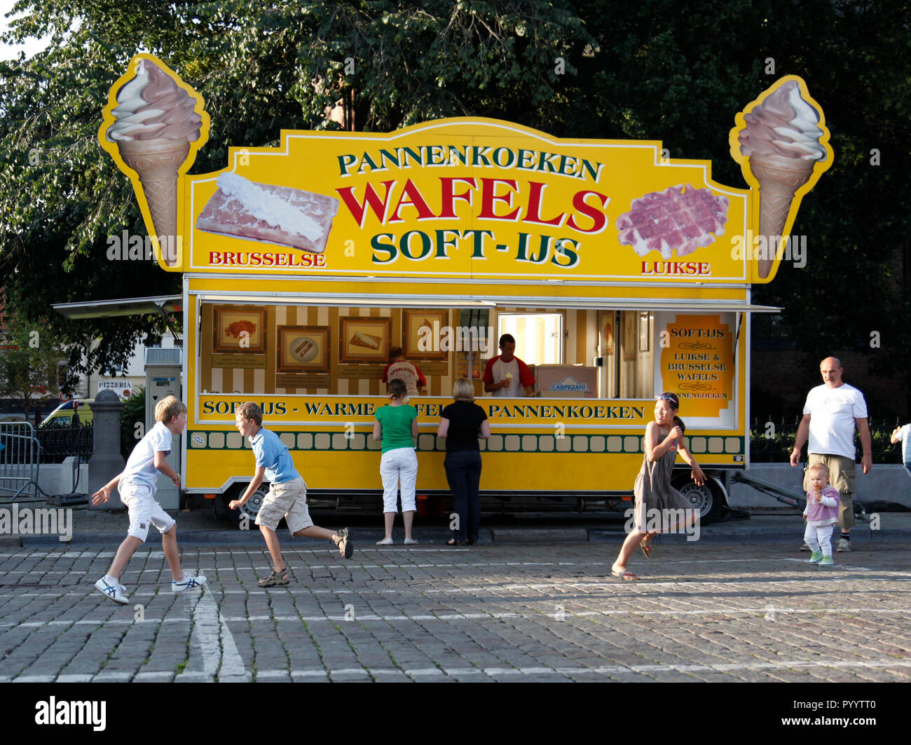 A typical Belgian Waffle shop on a marketplace Stock Photo - Alamy