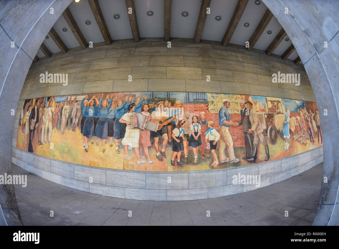 Mosaic, „The meaning of the peace for the cultural development of the