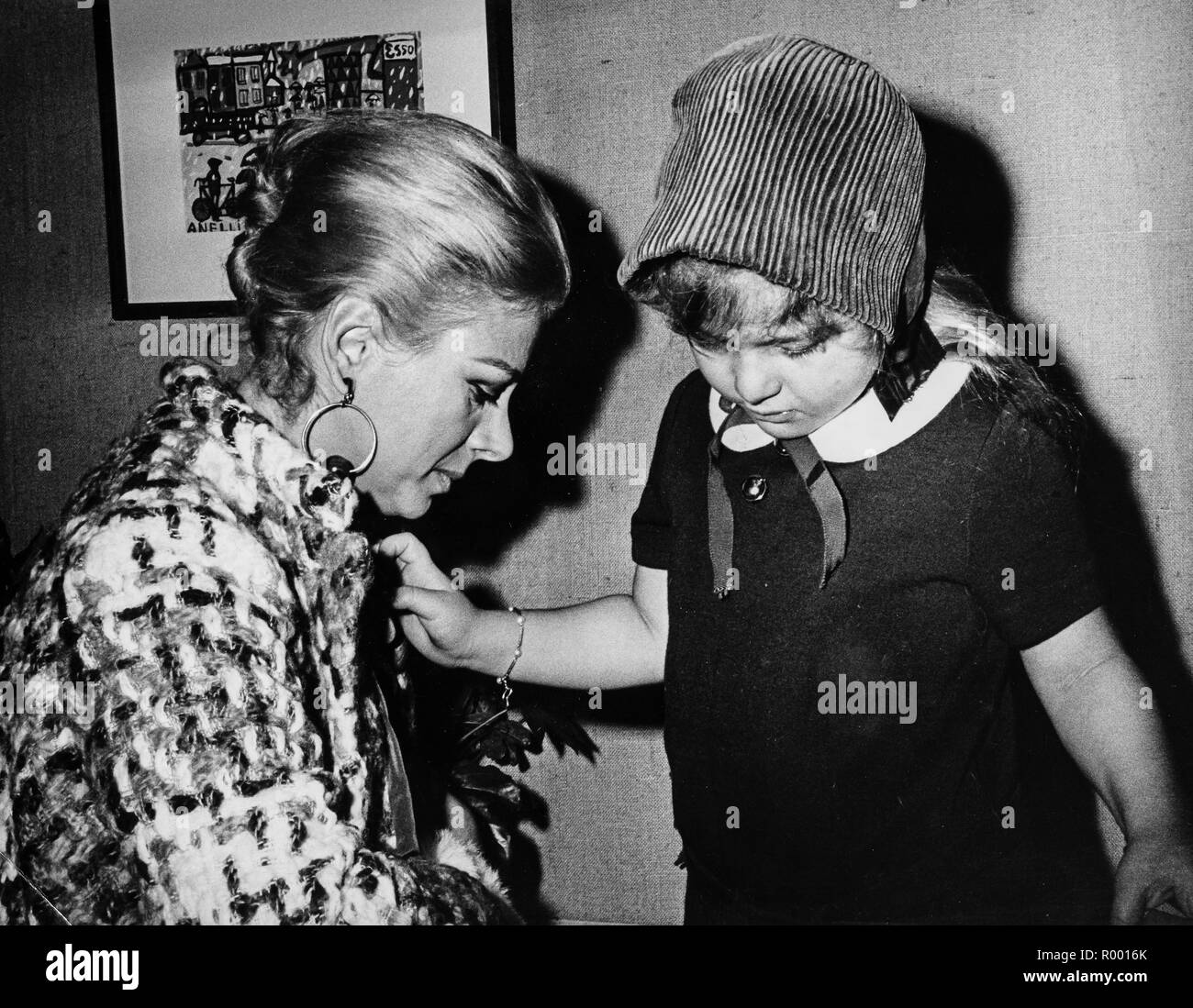 sandra milo with daughter deborah, 1967 Stock Photo