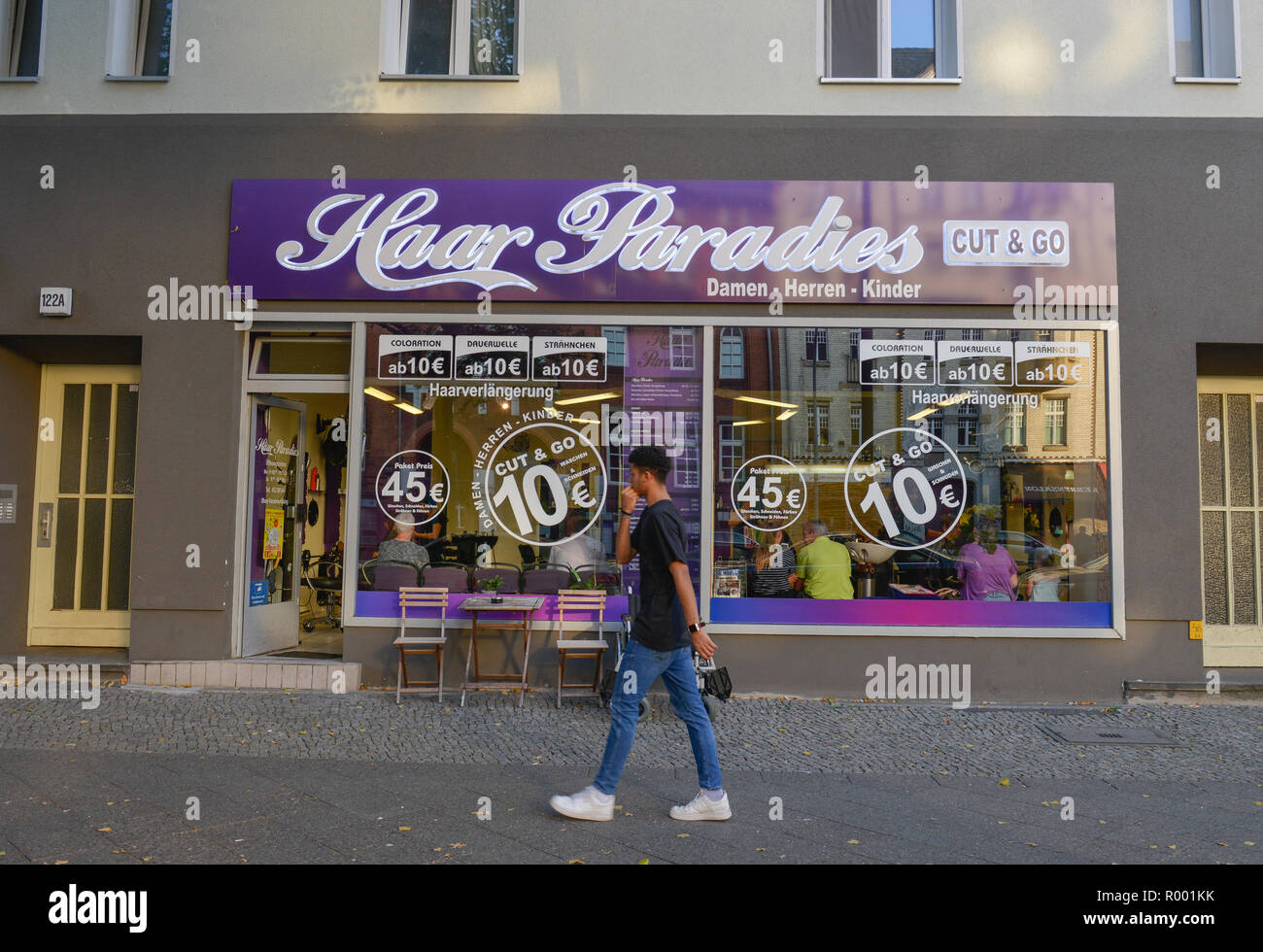 Hairdresser Mullerstrasse Wedding Middle Berlin Germany Friseur Muellerstrasse Mitte Deutschland Stock Photo Alamy