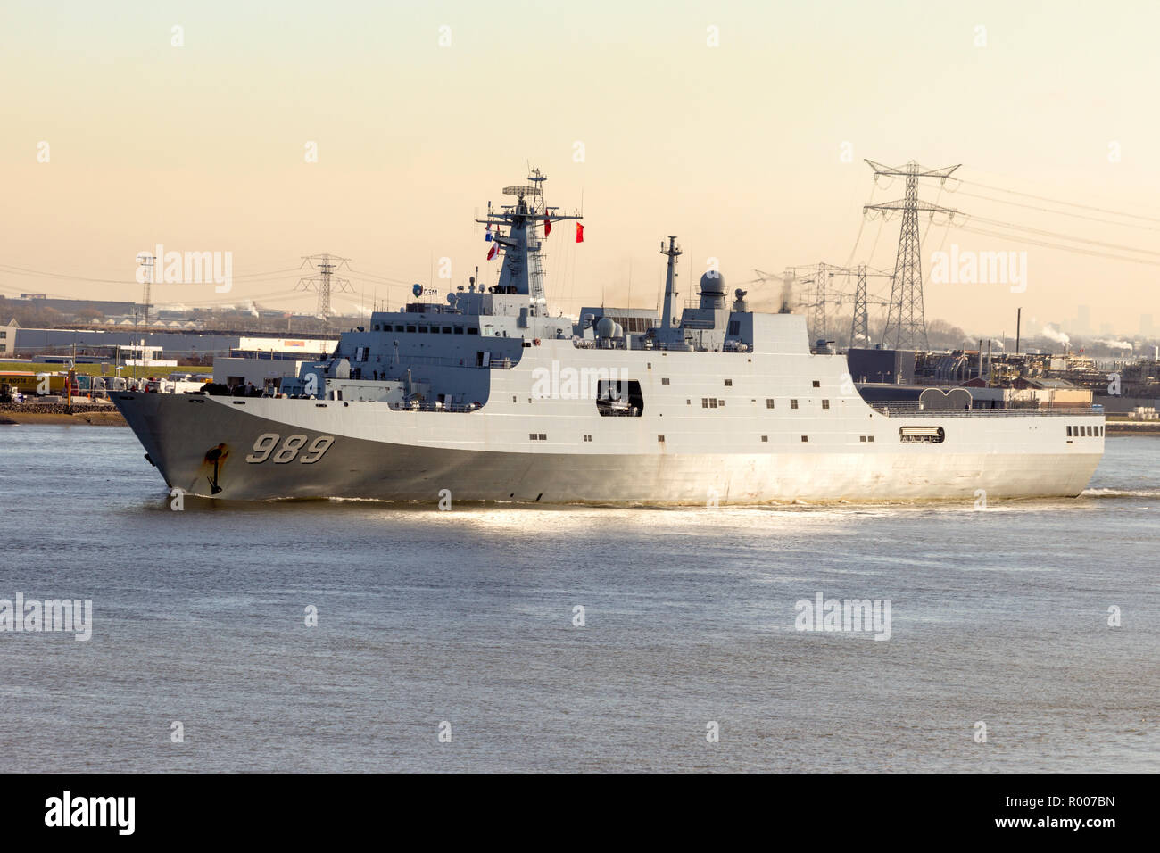 ROTTERDAM - JAN 30, 2015:  Chinese People's Liberation Army Navy (PLAN) amphibious transport ship 989 Changbai Shan (NATO name: Yuzhao) leaving the Po Stock Photo