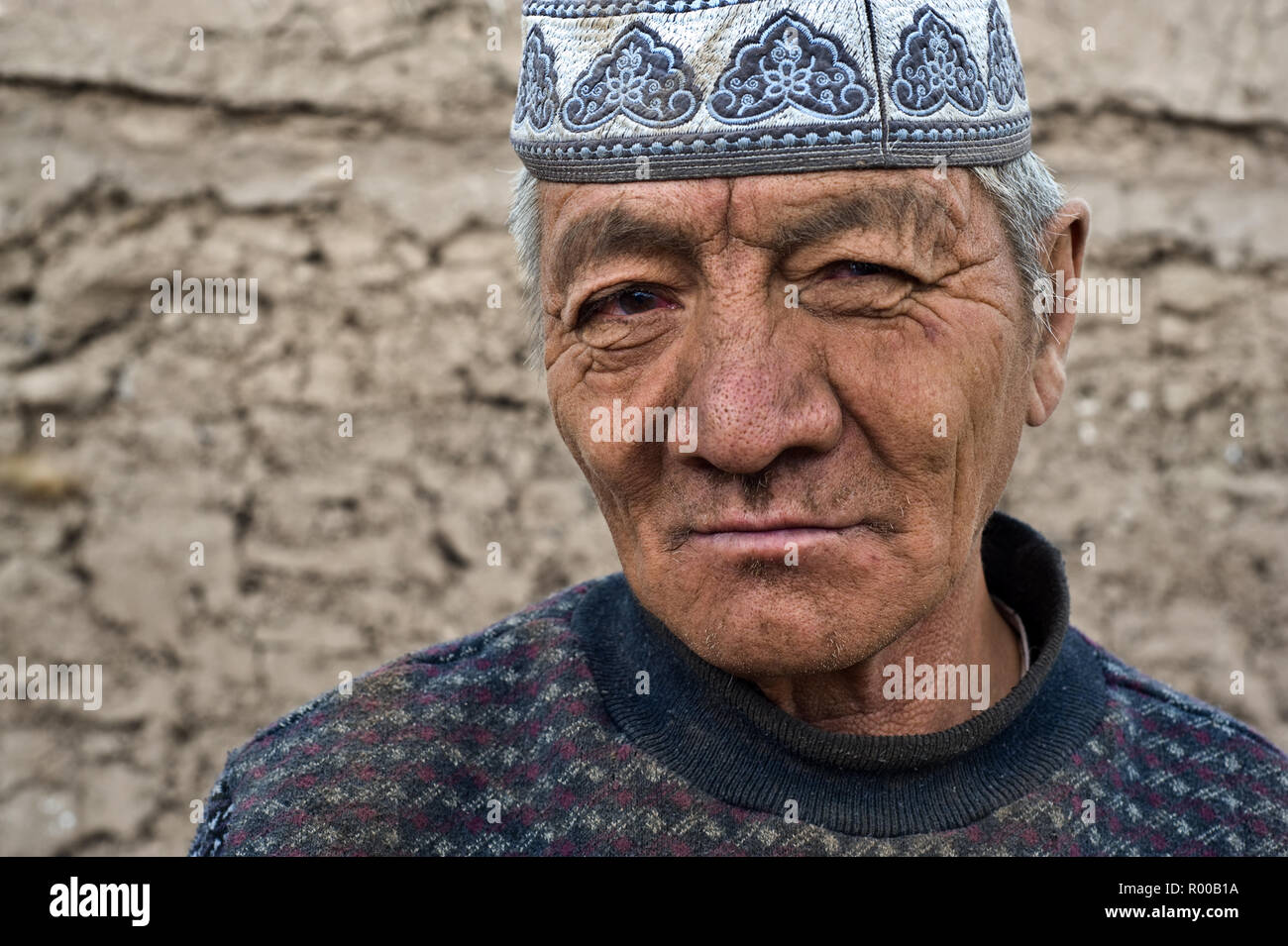 Mason ( Kyrgyzstan). He belongs to the Kyrgyz ethnic group Stock Photo ...