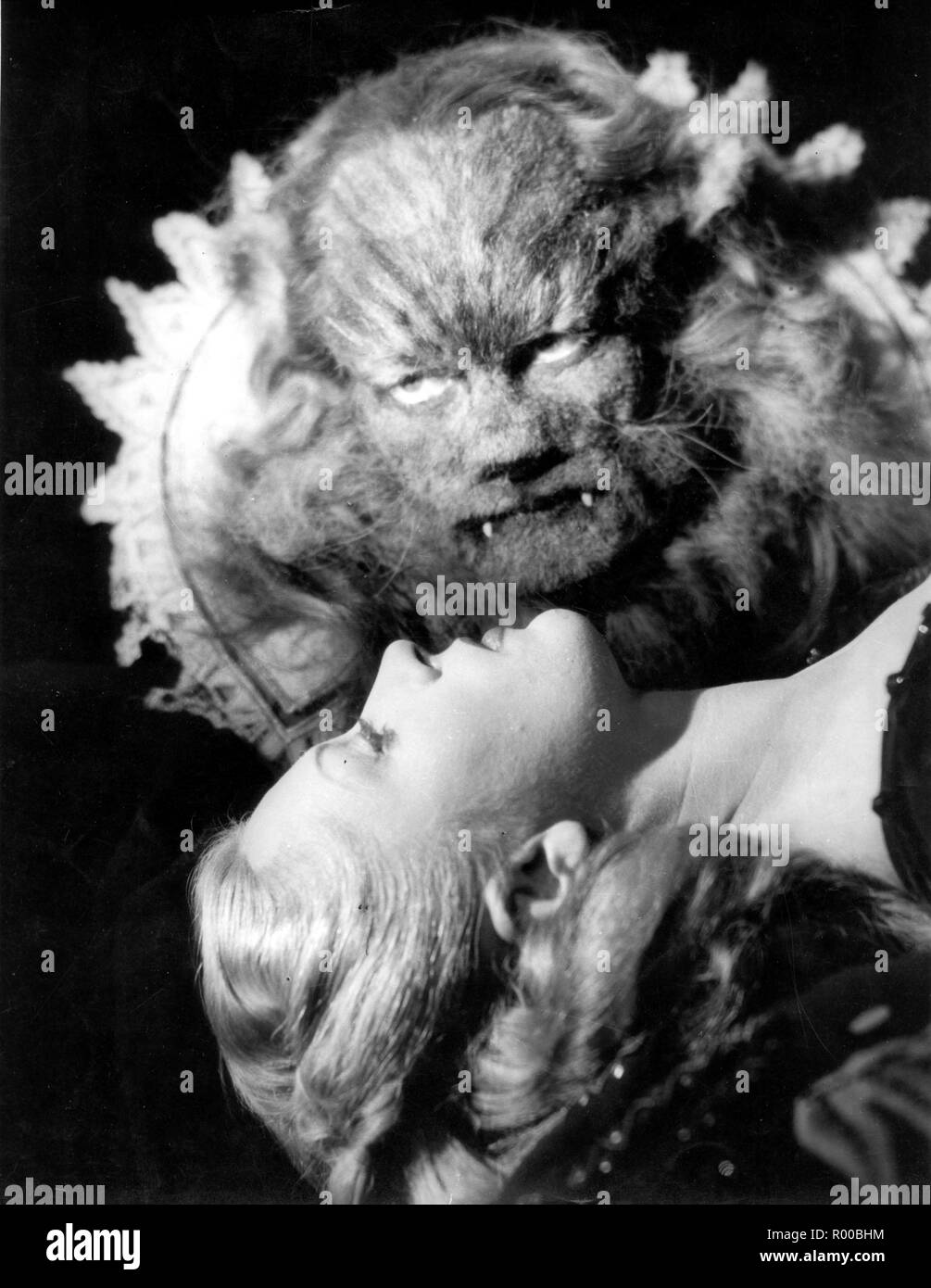 La Belle et la bete Beauty and the beast Year: 1946 France Director: Jean  Cocteau Jean Marais, Josette Day Stock Photo - Alamy