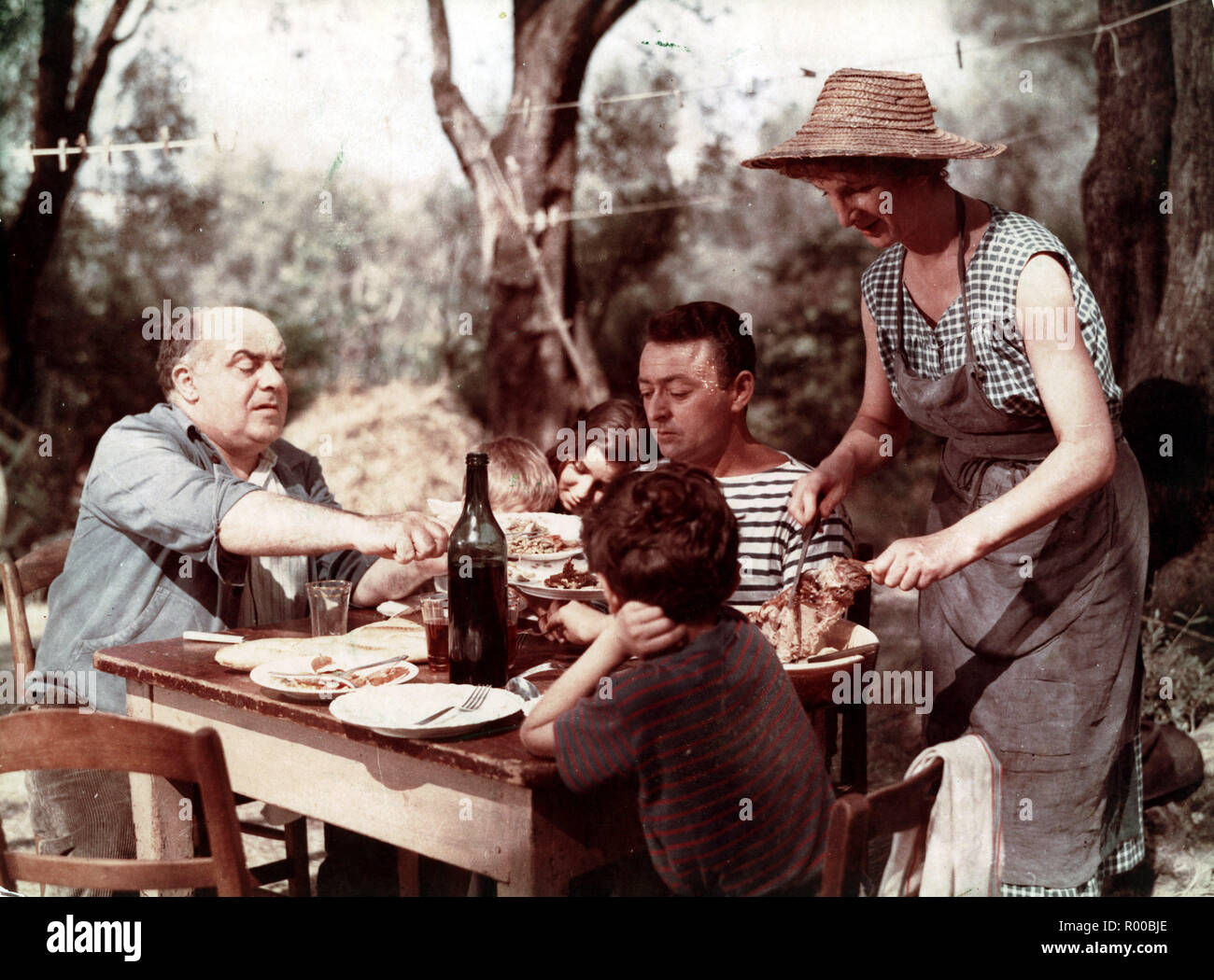 Le Dejeuner sur l'herbe Picnic on the Grass Year: 1959 - France Director: Jean  Renoir Fernand Sardou, Jean-Pierre Granval, Marguerite Cassan Stock Photo -  Alamy