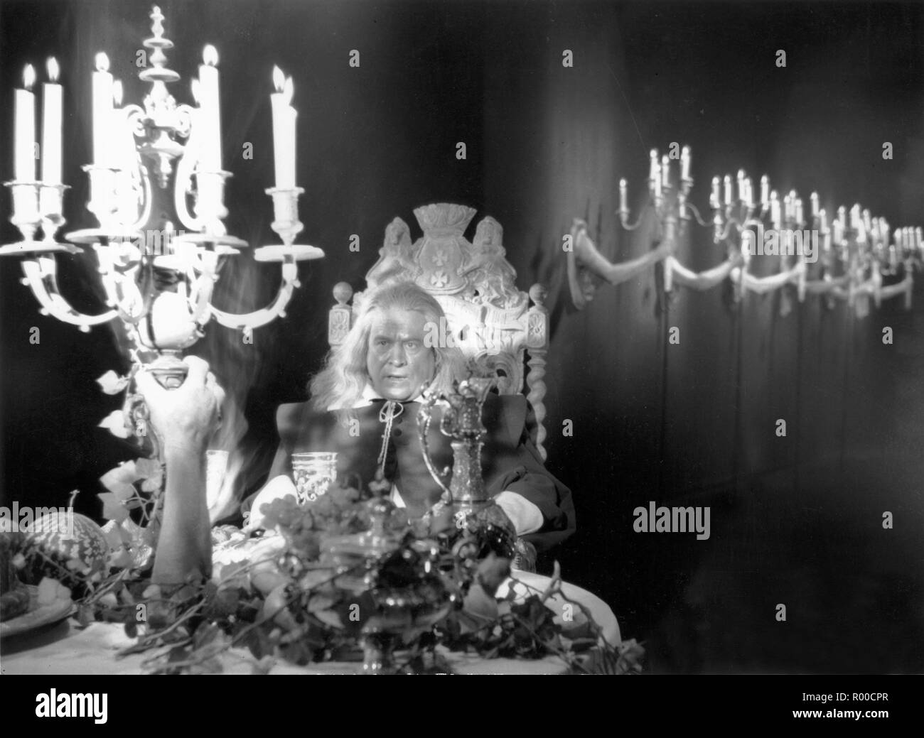 La Belle Et La Bete 1946 High Resolution Stock Photography And Images Alamy La Belle Et La Bete 1946 High Resolution Stock Photography And Images Alamy
