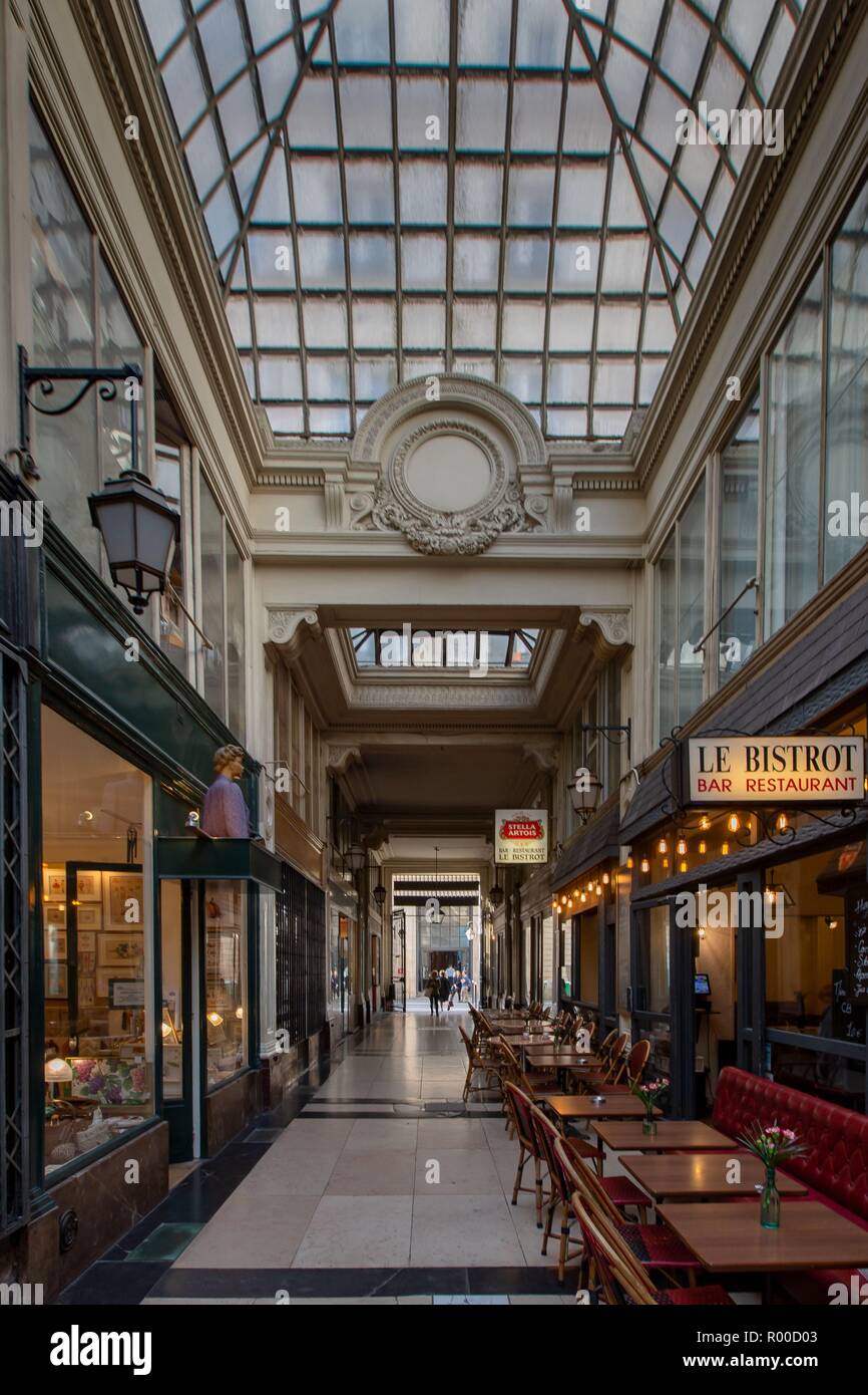 Design Toscano The Grand Boulevard, 9th Arrondissement: Giant Architectural Pilaster Sculpture NE305277