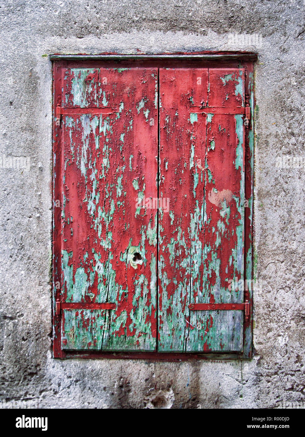 antique window with wooden shutters in the wall Stock Photo - Alamy
