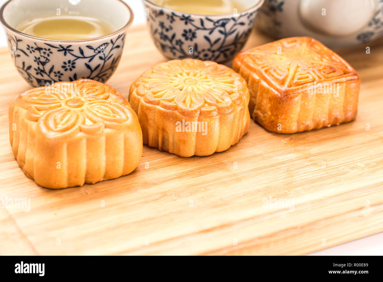 Chinese moon cake festival hires stock photography and images Alamy