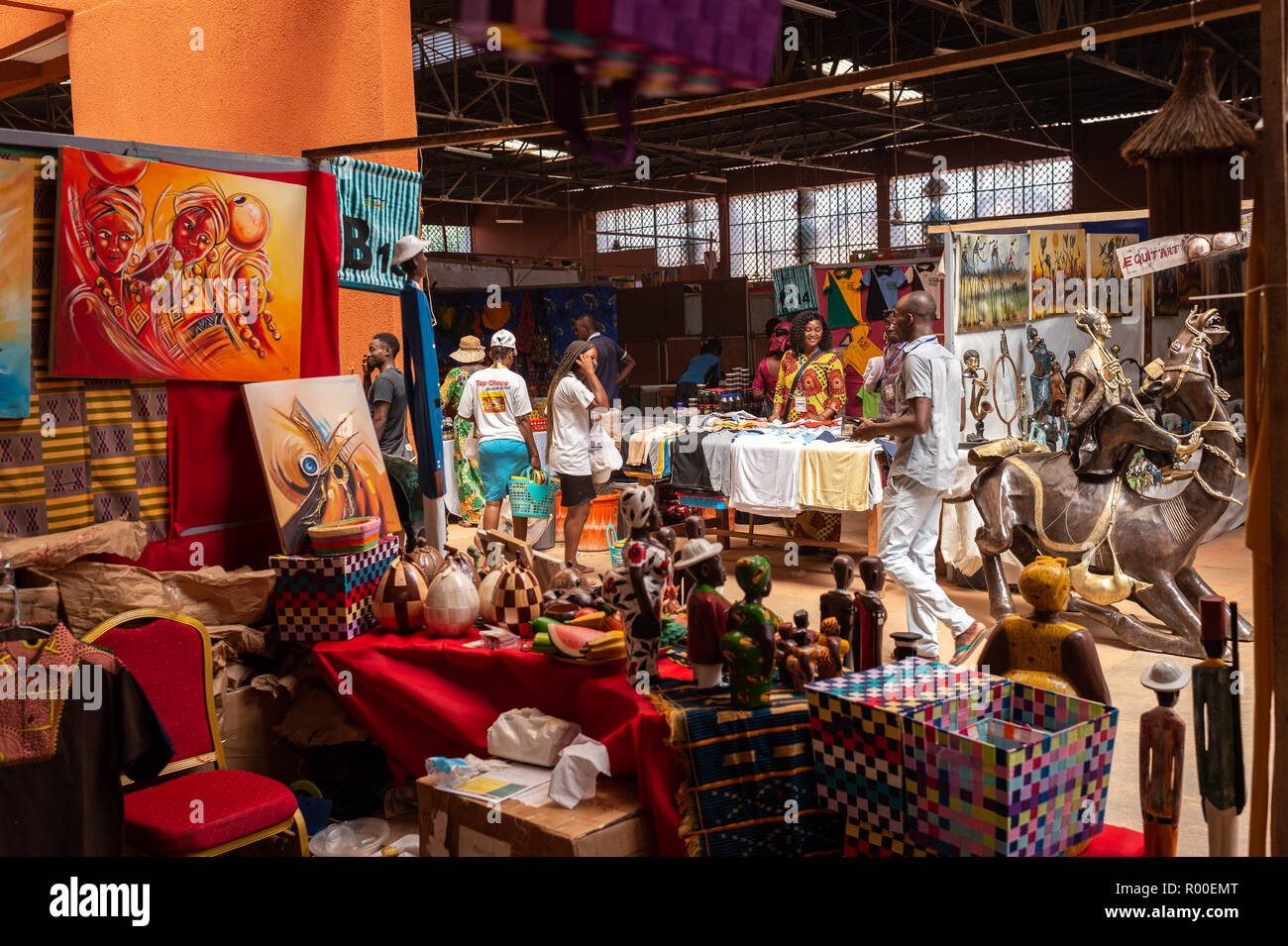 Burkina faso handicrafts hi-res stock photography and images - Alamy