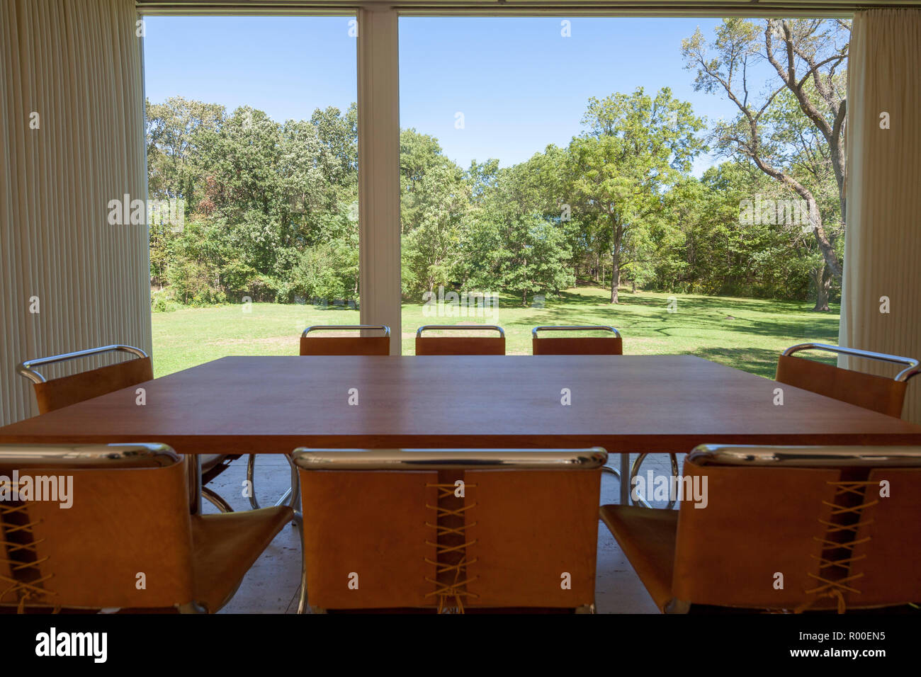 dining table, interior of Farnsworth House by architect Ludwig Mies van der  Rohe, 1951, Plano, Illinois, USA Stock Photo - Alamy