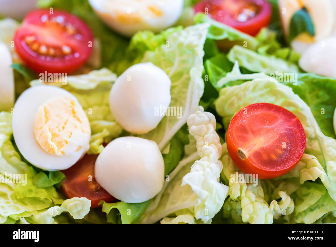 Mixed green salad egg chicken hires stock photography and images Alamy