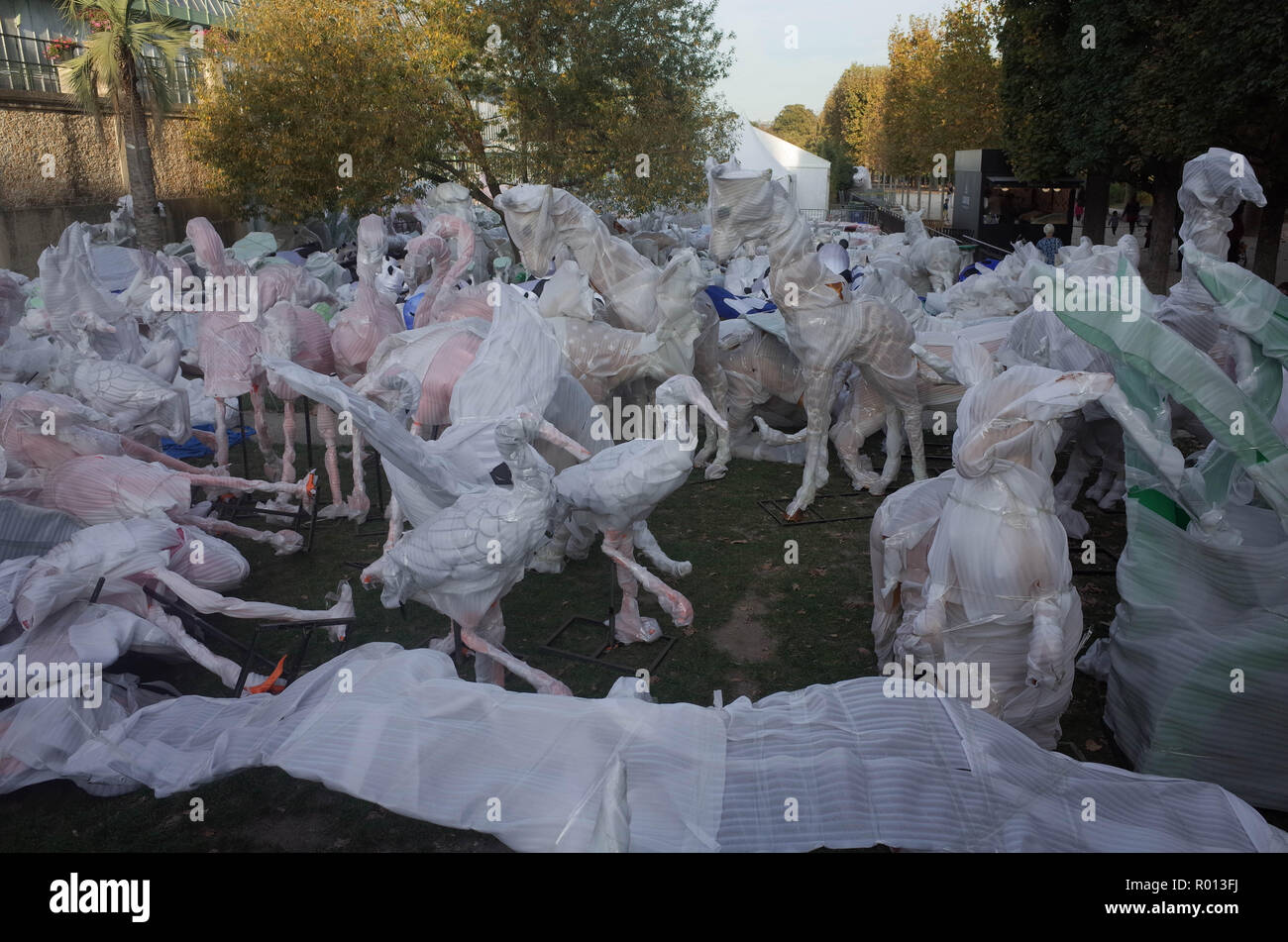 October 26, 2018 - Paris, France: Hundreds of animals made of plastics are being prepared for an illumination show in the Jardin des Plantes of the French National Museum of Natural History. The show is prepared by the Sichuan Tianyu company. Des centaines d'animaux en plastique sont en train d'etre prepares pour un spectacle d'illumination au Jardin des Plantes. Ces festival des lumieres est prepare par le groupe chinois Sichuan Tianyu. *** FRANCE OUT / NO SALES TO FRENCH MEDIA *** Stock Photo