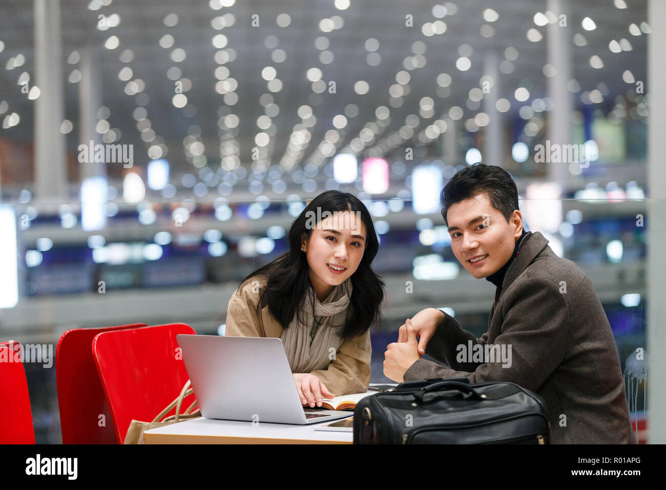 Business men and women in the lobby Stock Photo - Alamy