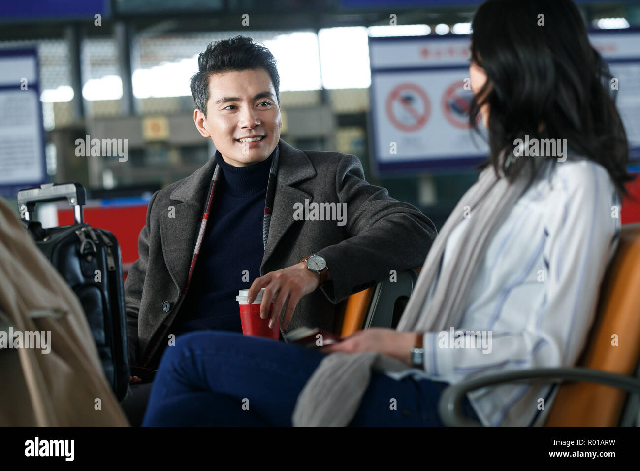 Business men and women in the lobby Stock Photo - Alamy