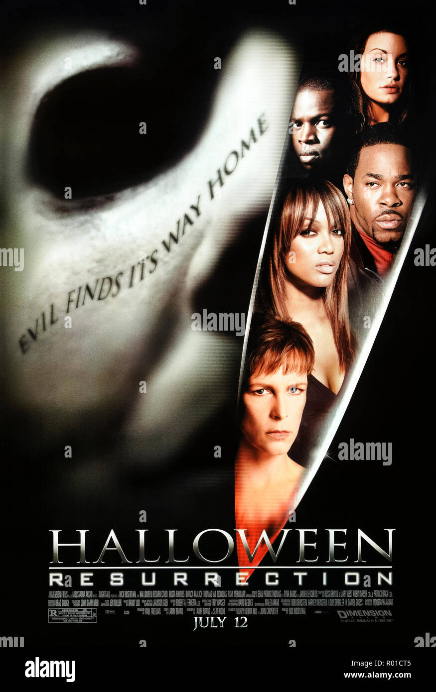 Halloween: Resurrection (2002) directed by Rick Rosenthal and starring Jamie Lee Curtis, Busta Rhymes, Brad Loree and Bianca Kajlich. Serial Killer Michael Myers returns to murder the contestants of a reality show. Stock Photo