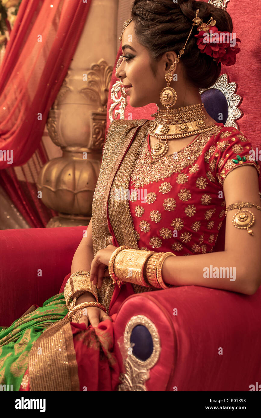 Pin by Sushma on Beautiful brides | Indian bride poses, Bride photoshoot, Bengali  bride