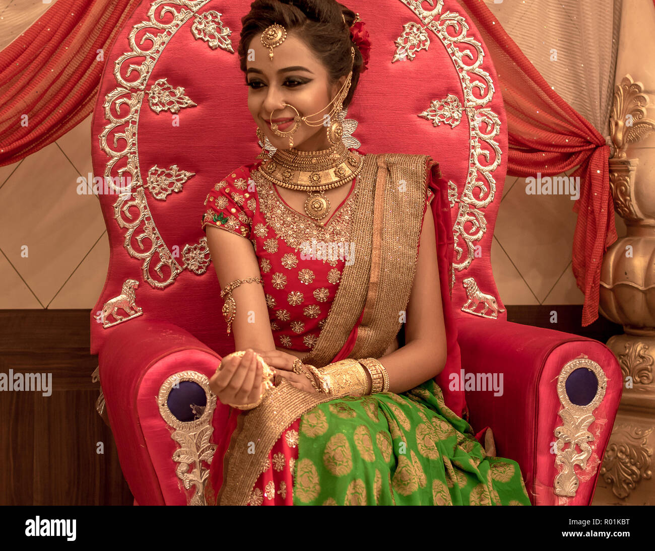 The beautiful Eye Makeup | Indian bride makeup, Bengali bridal makeup,  Indian wedding couple photography