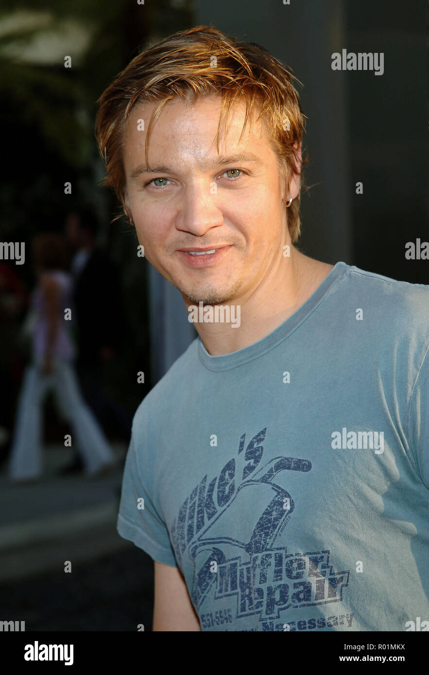 Jeremy Renner arriving at the Down In The Valley Premiere at ht e LA Film Festival Opening Night at the Arclight Theatre in Los Angeles. June 16, 2005.05 RennerJeremy035 Red Carpet Event, Vertical, USA, Film Industry, Celebrities,  Photography, Bestof, Arts Culture and Entertainment, Topix Celebrities fashion /  Vertical, Best of, Event in Hollywood Life - California,  Red Carpet and backstage, USA, Film Industry, Celebrities,  movie celebrities, TV celebrities, Music celebrities, Photography, Bestof, Arts Culture and Entertainment,  Topix, headshot, vertical, one person,, from the year , 2005 Stock Photo