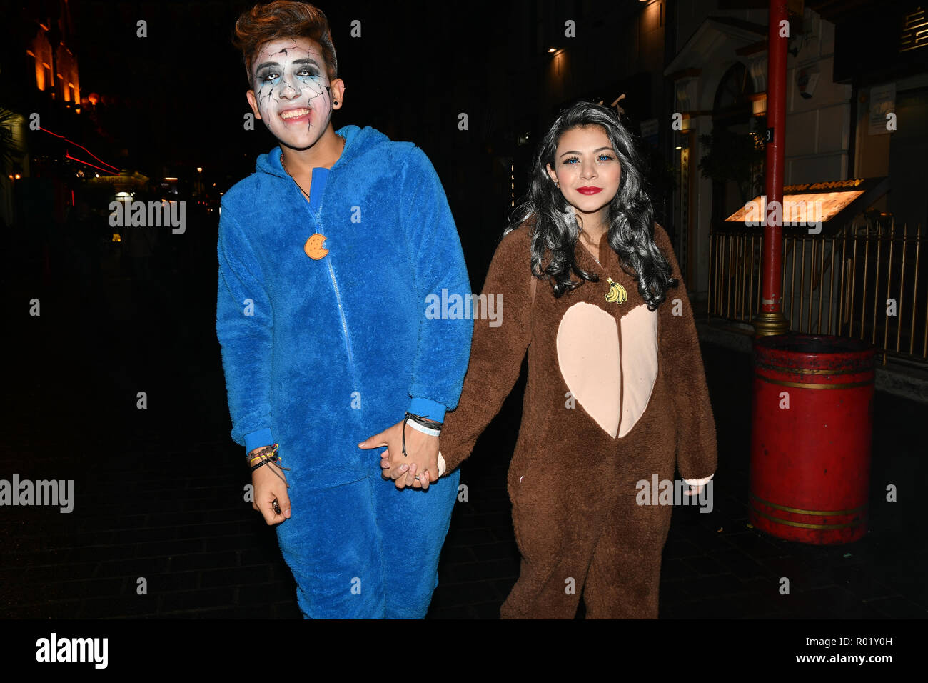 Halloween Costume Make Up And Party London Night Life High Resolution