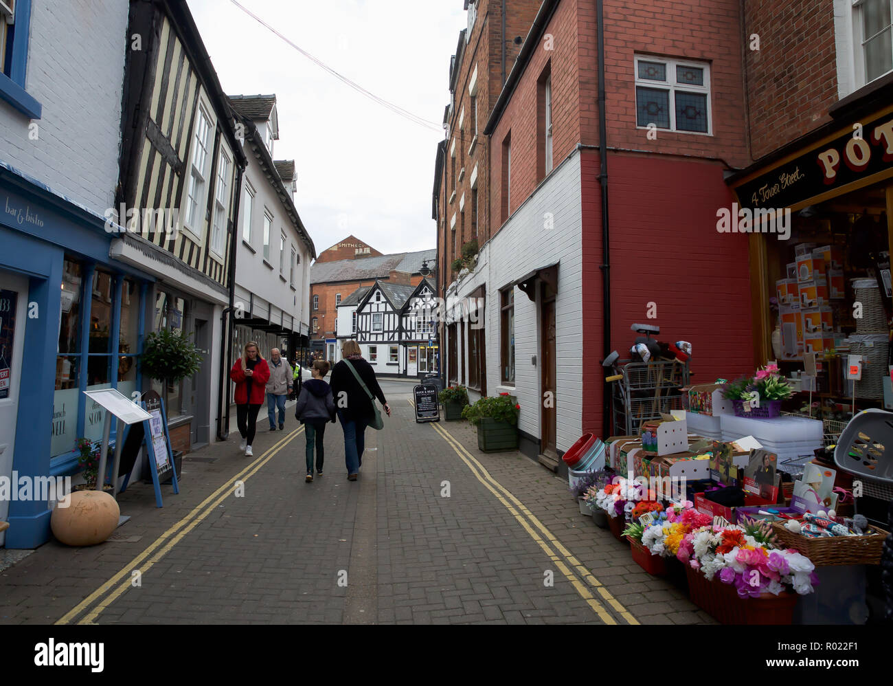 Ludlow, UK. 31st October, 2018. Blue Skies over Ludlow on Market Day