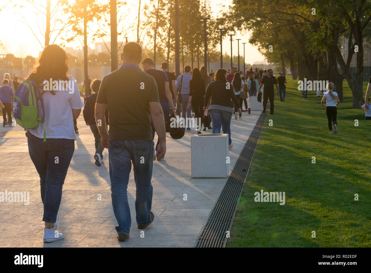 Porno suratga oladi Qattiq shimlardagi eshaklarning porno onlayn