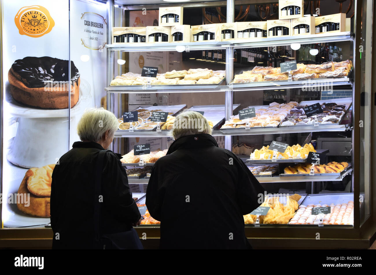 Outside a bakery in Lisbon, Portugal Stock Photo Alamy