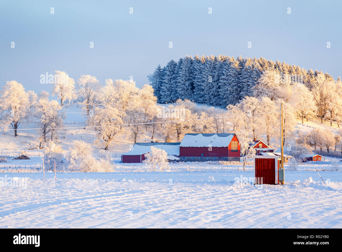 Farm in the countryside in a wintry landscape Stock Photo - Alamy