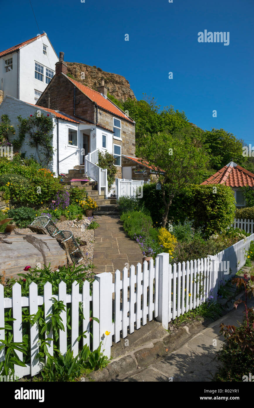 The pretty coastal village of Runswick Bay in North Yorkshire, England Stock Photo Alamy