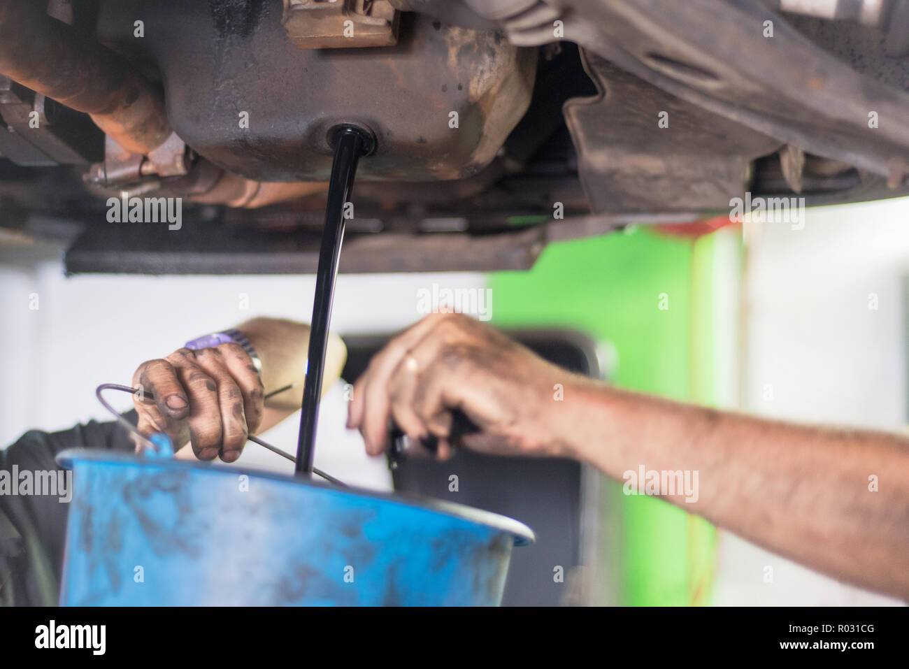 Emptying garage hires stock photography and images Alamy