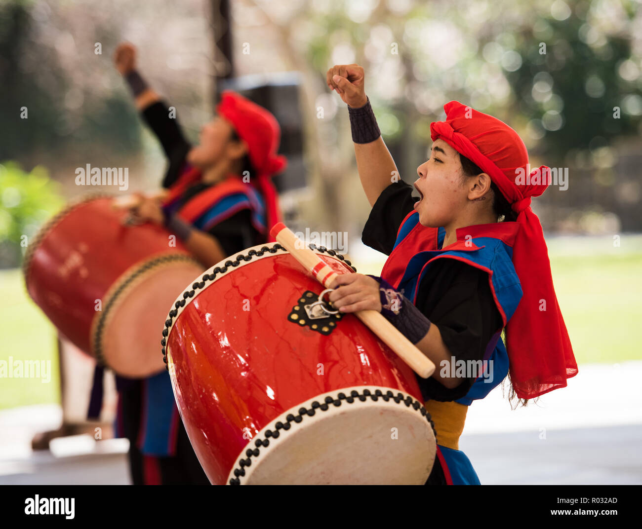 Okinawan eisa hires stock photography and images Alamy