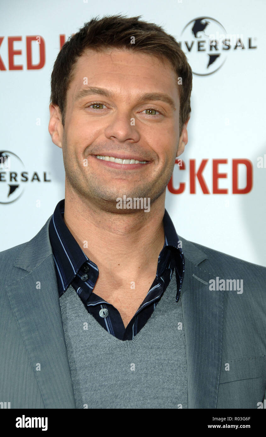 Ryan Seacrest arriving at KNOCKED UP Premire at the Westwood Village Theatre In Los Angeles.   headshot eye contact smile 10 SeacrestRyan 10 Red Carpet Event, Vertical, USA, Film Industry, Celebrities,  Photography, Bestof, Arts Culture and Entertainment, Topix Celebrities fashion /  Vertical, Best of, Event in Hollywood Life - California,  Red Carpet and backstage, USA, Film Industry, Celebrities,  movie celebrities, TV celebrities, Music celebrities, Photography, Bestof, Arts Culture and Entertainment,  Topix, headshot, vertical, one person,, from the year , 2007, inquiry tsuni@Gamma-USA.com Stock Photo