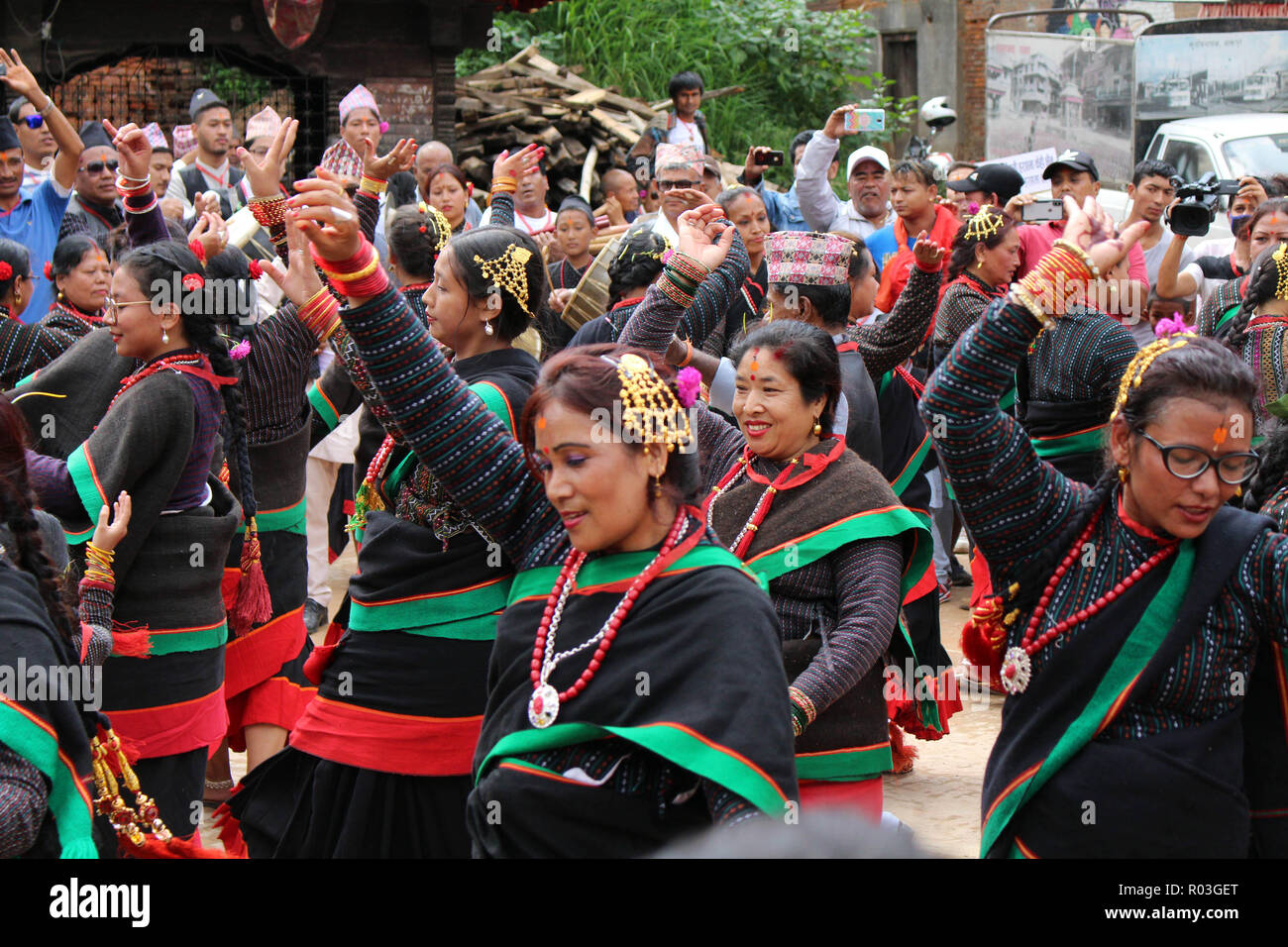 Girls in traditional nepali dress hi-res stock photography and images ...