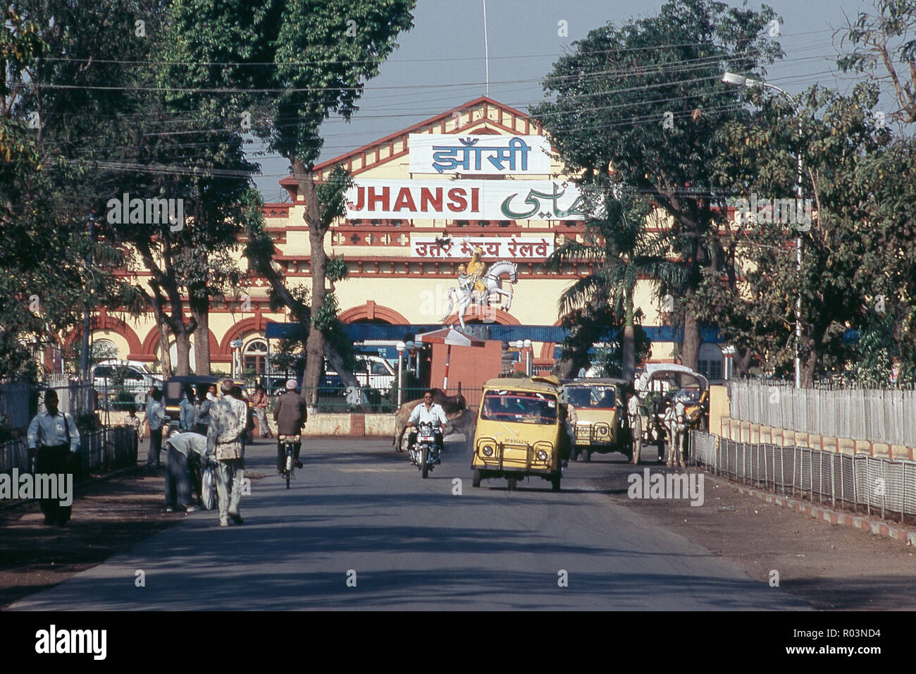 Jhansi railway station, statue of Rani Lakshmibai, Uttar Pradesh, India, Asia Stock Photo