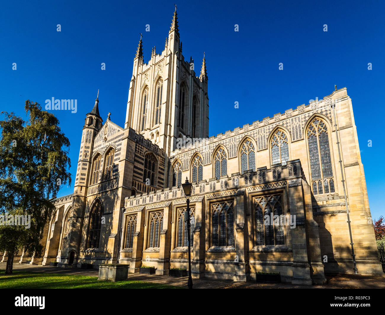 St Edmundsbury Cathedral Bury St Edmunds Cathedral. Originating in the 11th century, rebuilt in the 12th and 16th centuries became a cathedral in 1914. Stock Photo