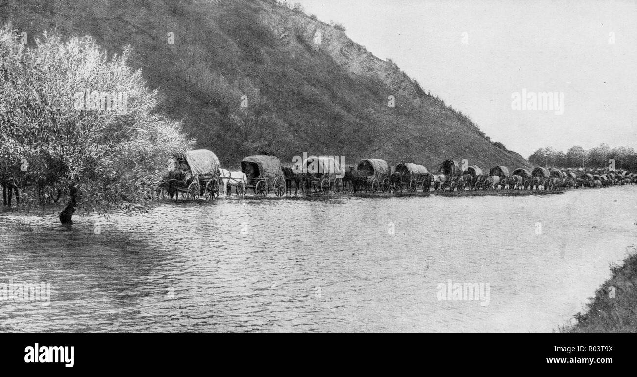 Serbian troops retreating in Bagrdan valley along the Morava river, 1915, Serbia Stock Photo