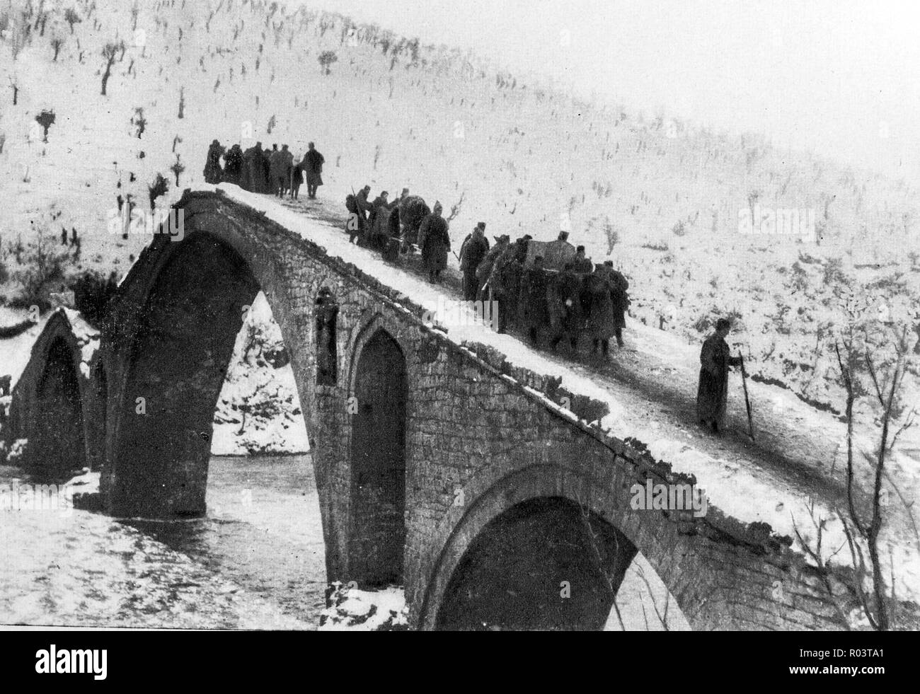 Serbian troops retreating through Albania Mountains, 1915, Albania Stock Photo