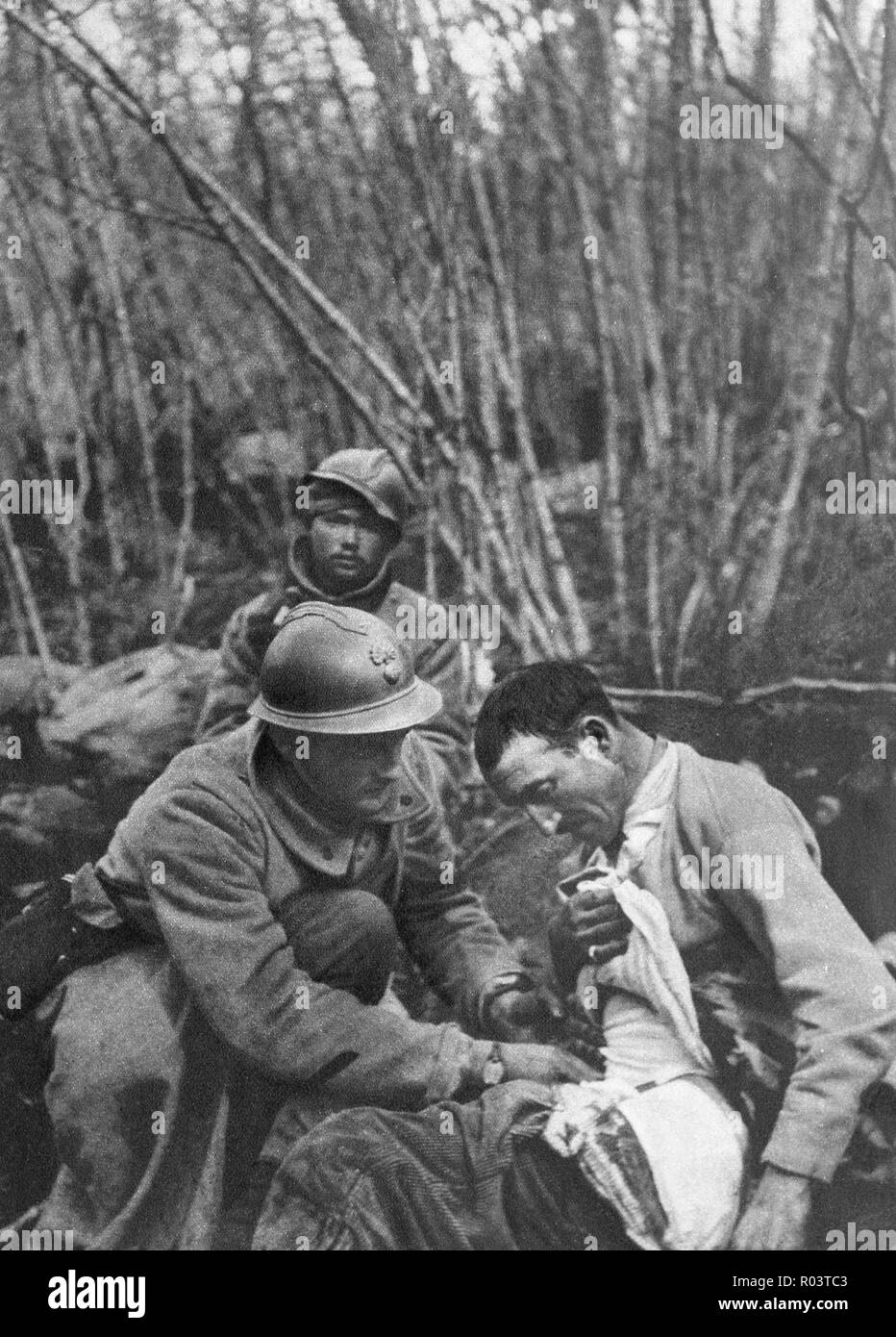 First world war books soldiers hi-res stock photography and images - Alamy
