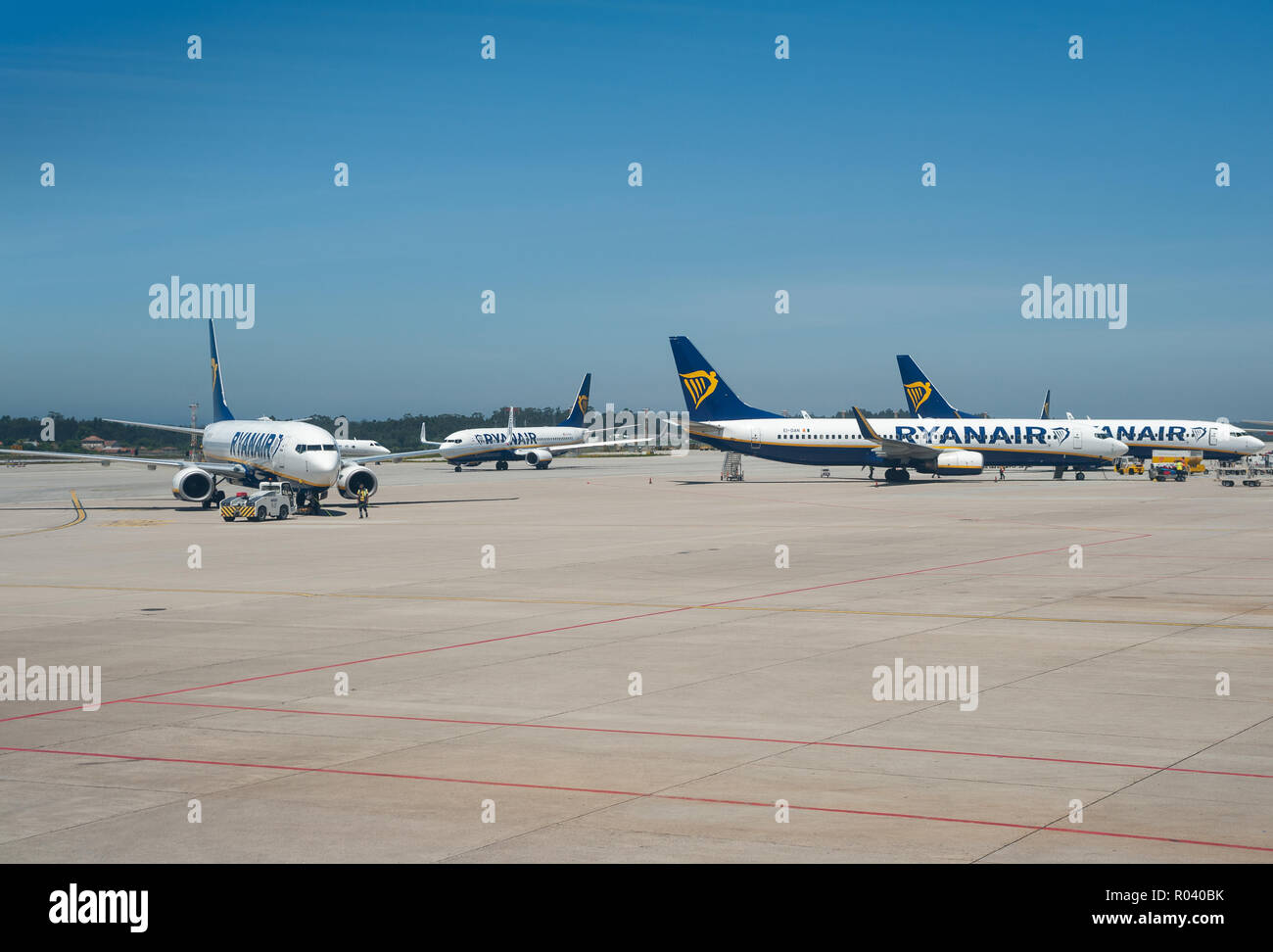 Porto, Portugal, Ryanair aircraft at Porto airport Stock Photo - Alamy