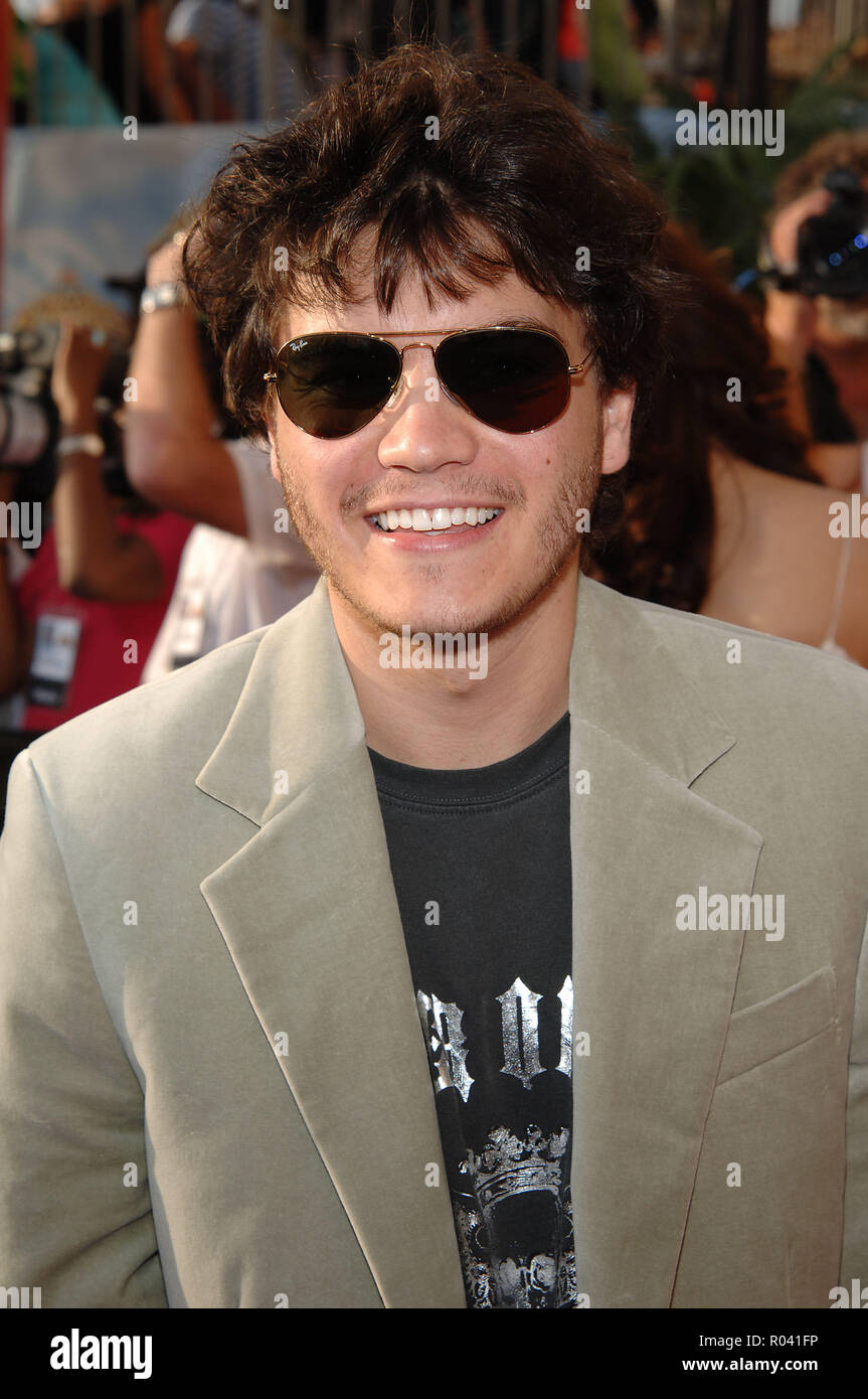 Emile Hirsch at the MTV Movie Awards at the Shrine Auditorium in Los Angeles. June 4, 2005.HirschEmile111 Red Carpet Event, Vertical, USA, Film Industry, Celebrities,  Photography, Bestof, Arts Culture and Entertainment, Topix Celebrities fashion /  Vertical, Best of, Event in Hollywood Life - California,  Red Carpet and backstage, USA, Film Industry, Celebrities,  movie celebrities, TV celebrities, Music celebrities, Photography, Bestof, Arts Culture and Entertainment,  Topix, headshot, vertical, one person,, from the year , 2005, inquiry tsuni@Gamma-USA.com Stock Photo